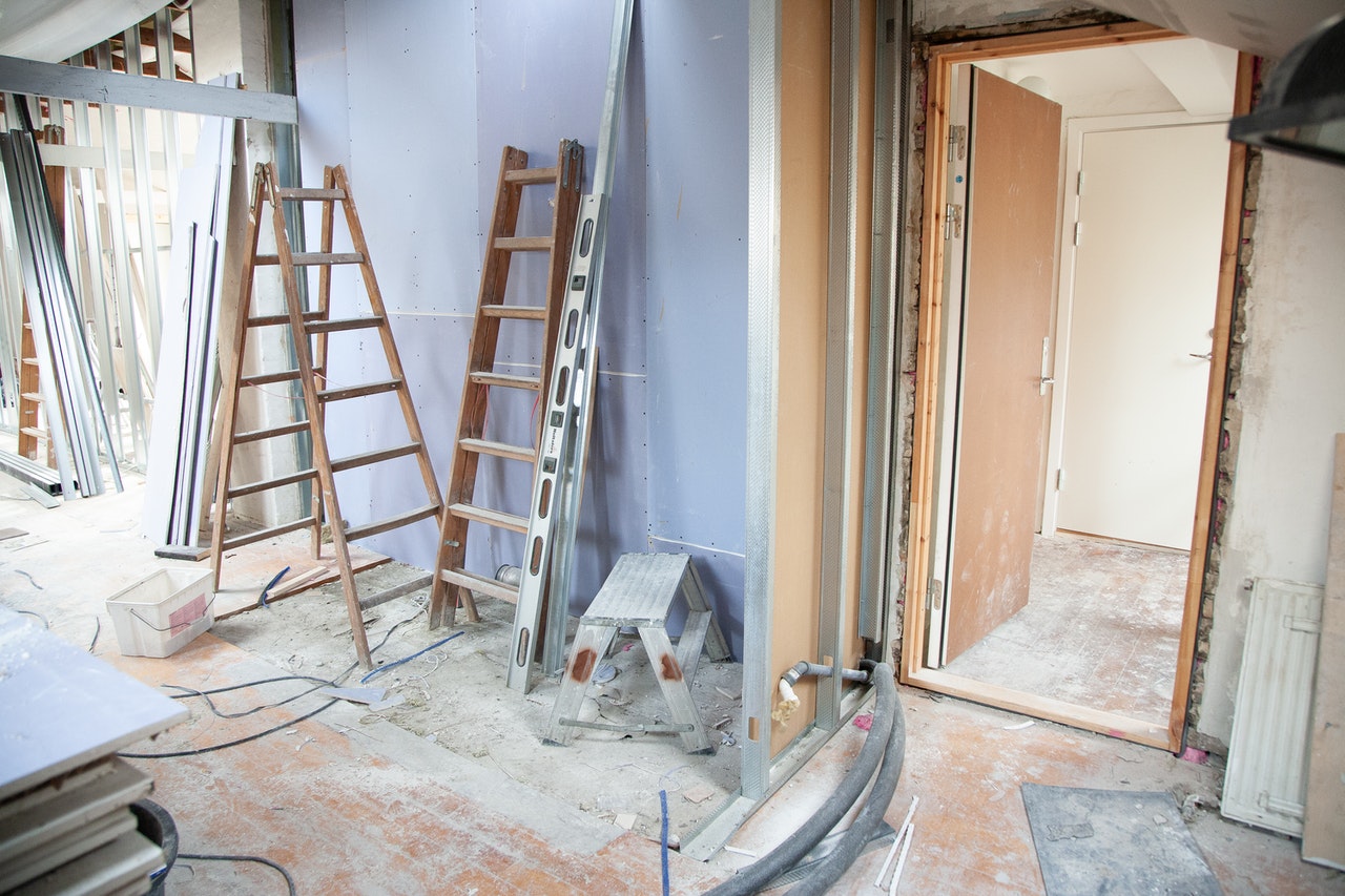 How the Pros Handle Key Home Renovations